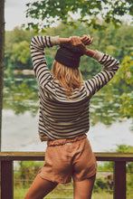 Rupi Boxer - Desert Rose