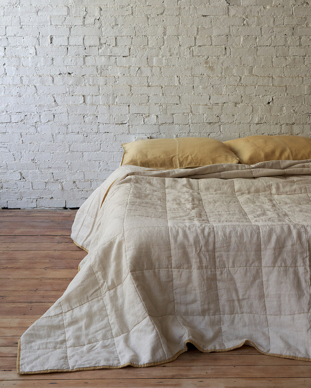 Simple Linen Quilt - Chalk with Ochre binding